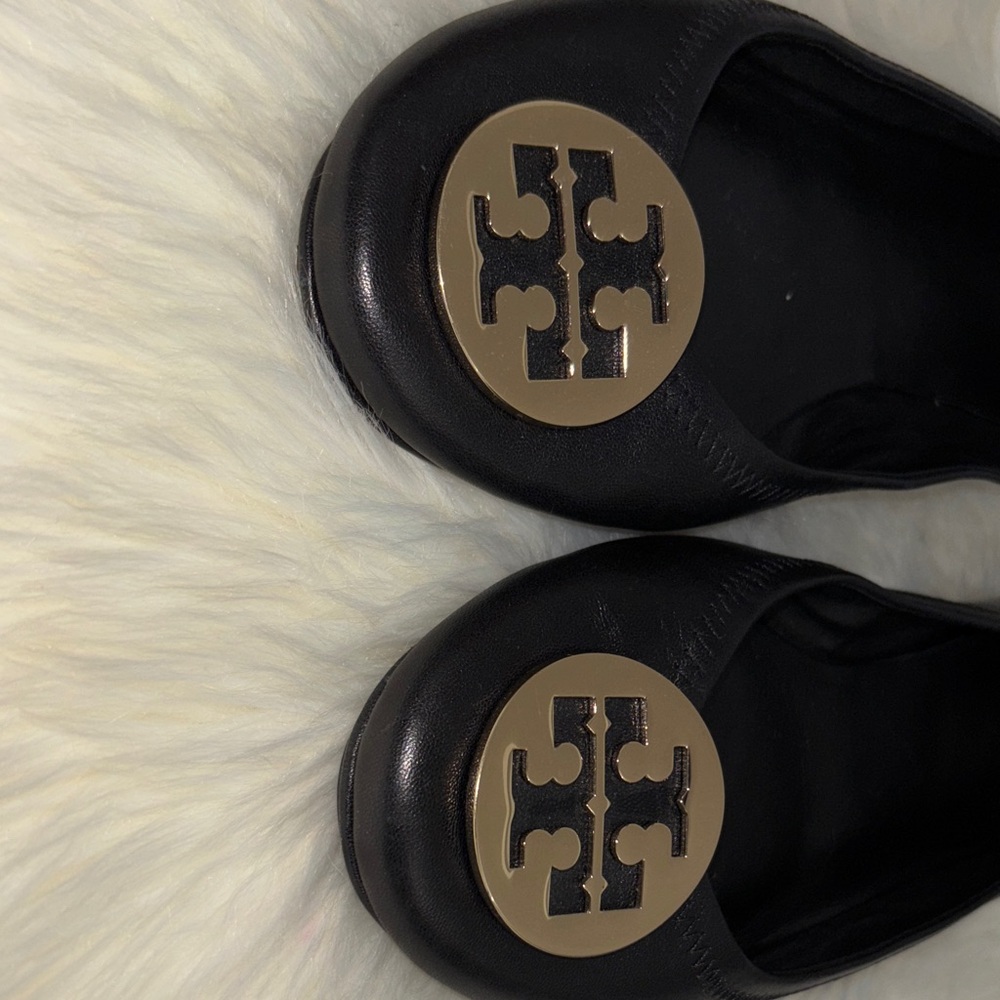 Tory Burch Black Leather Logo Disc Ballet Flats - Picture 2 of 9